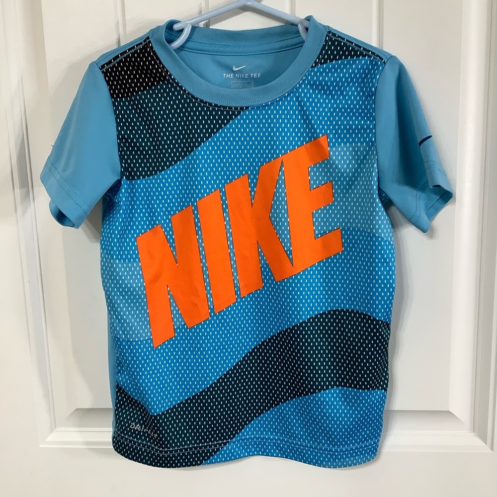 4-5t Nike dri fit tshirt